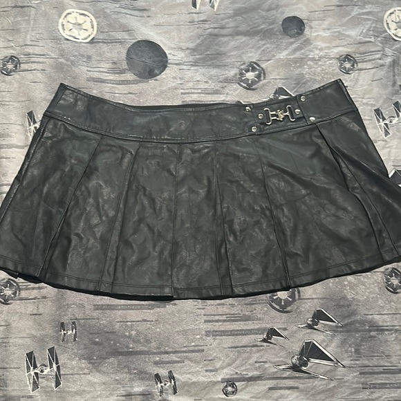 Lip Service Dresses & Skirts - RARE VINTAGE LIPSERVICE FAUX LEATHER PLEATED MICRO MINI SKIRT SZ XXL